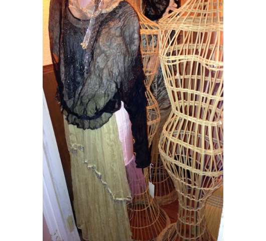 Antique Clothing, Toys, Fabrics, Ephemera, Quilts, European, Asian, Coins, Guns Antique Clothing, Toys, Fabrics, Ephemera, Quilts, European, Asian, Coins, Guns